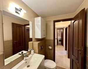 Apartament la etajul 1, 3 camere, 2 bai, parcare, Plopilor!