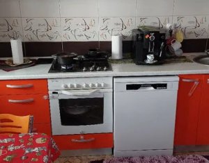 Vanzare apartament 3 camere, finisat modern, cu gradina, Floresti 