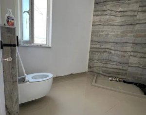 Vanzare apartament 3 camere in Floresti