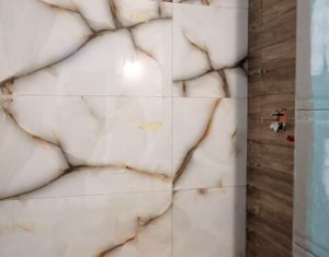 Apartament la etaj intermediar, zona Piata Flora