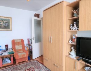 Apartament la etaj intermediar, zona Bizusa