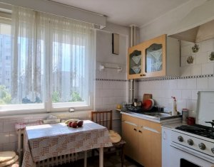 Apartament la etaj intermediar, zona Bizusa