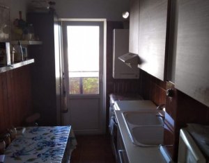 Appartement 4 chambres à vendre dans Cluj-napoca, zone Manastur