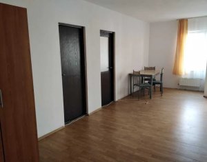 Vanzare apartament 3 camere in Floresti