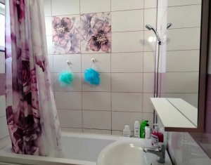 Apartament 4 camere, decomandat, 74 mp utili,  Floresti
