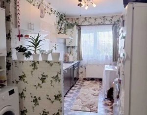 Apartament 4 camere, decomandat, 74 mp utili,  Floresti