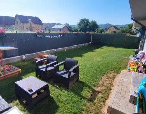 Vanzare apartament 3 camere finisat si mobilat modern, cu gradina , Floresti