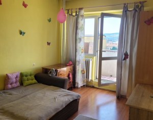 Apartament deosebit, decomandat, 3 camere, 2 bai, etaj 2, piata Cipariu