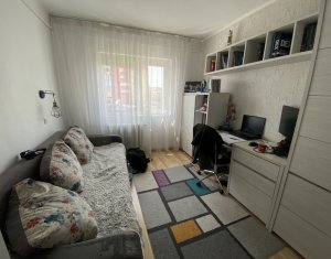 Apartament 3 camere decomandate, 65 mp plus balcon 7 mp, Marasti