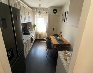 Appartement 4 chambres à vendre dans Cluj-napoca, zone Manastur