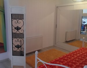 Apartament 2 camere, cochet, etaj 1, zona Vivo Center