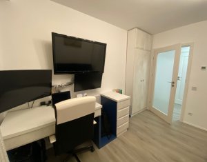 Apartament 3 camere, lux, 2 balcoane, 2 bai, zona Aurel Vlaicu