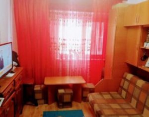 Vanzare apartament 3 camere, decomandat, boxa, Intre Lacuri