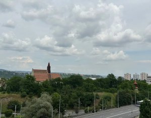 Vanzare apartament 3 ,camere,2 balcoane , finisat  modern, Zona Calvaria