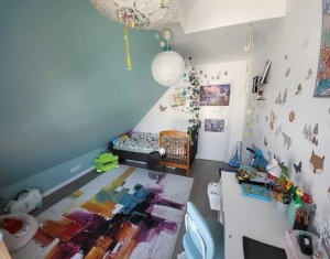 Apartament 4 camere, 2 bai, loc parcare, Floresti, zona Ioan Rus
