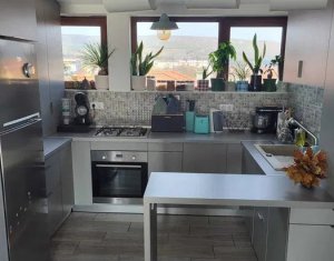 Apartament 4 camere, 2 bai, loc parcare, Floresti, zona Ioan Rus