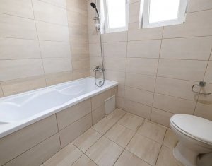 Apartament 2 camere Borhanci cu terasa si parcare, zona strazii Erich Bergel