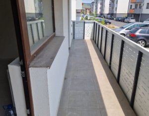 Apartament cu 3 camere, balcon de 18mp, parcare subterana