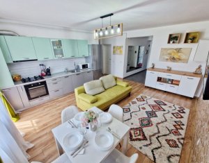 Vanzare apartament 4 camere in Floresti