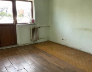 Garsoniera, etaj intermediar, 25 mp, zona Big, Manastur