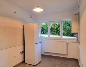 Apartament cu gradina si parcare, Frunzisului