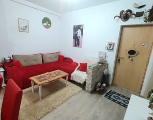 Sale apartment 3 rooms in Floresti