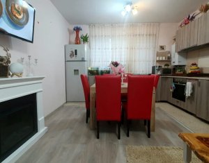 Apartment 3 rooms for sale in Floresti