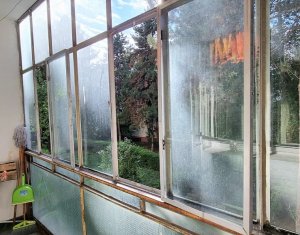Apartament la etaj intermediar, zona Constantin Brancusi