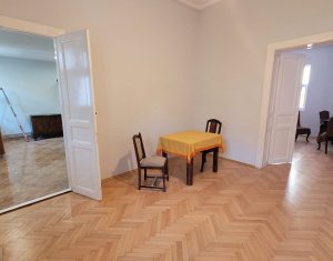 Vanzare apartament 3 camere confort lux, central, zona Platinia