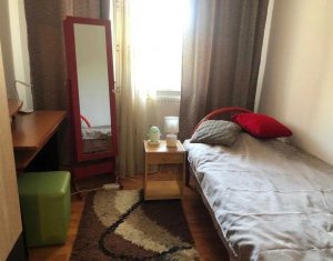 Apartament de vanzare cu 3 camere, decomandat, zona Kaufland Marasti