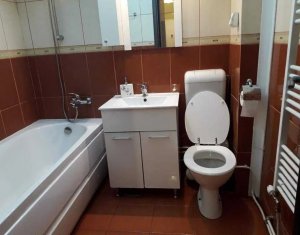 Apartament de vanzare cu 3 camere, decomandat, zona Kaufland Marasti