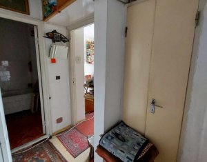Apartament cu 2 camere, decomandat, etaj 1, Grigorescu, zona Coloane