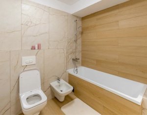 Apartament 3 camere, ultrafinisat,  Floresti