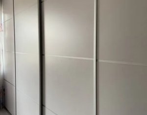 Vand apartament 3 camere Floresti zona rezidentiala cu balcon si parcare 