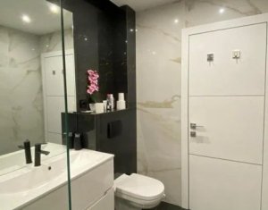 Vanzare apartament 3 camere in Floresti