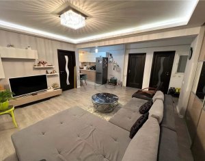 Vanzare apartament 3 camere in Floresti