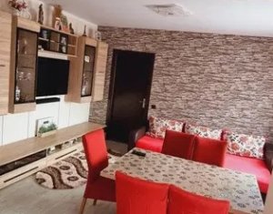 Sale apartment 3 rooms in Floresti