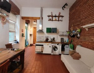 Sale apartment 4 rooms in Cluj-napoca, zone Centru