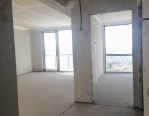 In cladire cu doar 2 apartamente, curte privata 63 mp, 2 garaje, boxa. 