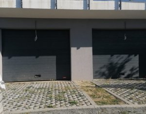 In cladire cu doar 2 apartamente, curte privata 63 mp, 2 garaje, boxa. 