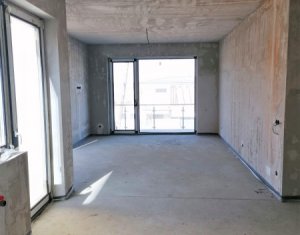 In cladire cu doar 2 apartamente, curte privata 63 mp, 2 garaje, boxa. 