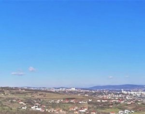 In cladire cu doar 2 apartamente, curte privata 63 mp, 2 garaje, boxa. 