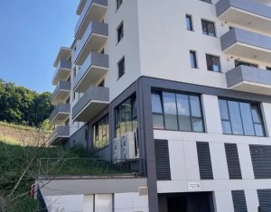 Vanzare apartament 3 camere finisat si mobilat modern, cu terasa , Floresti 