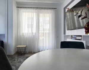 Apartament 3 camere, situat in Floresti, zona Vivo