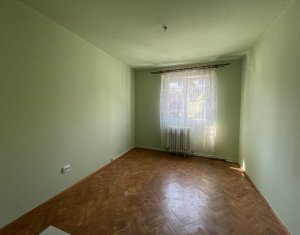 Apartament cu 4 camere decomandate, zona La Terenuri, Manastur