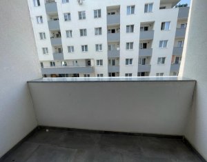 Apartment 3 rooms for sale in Floresti