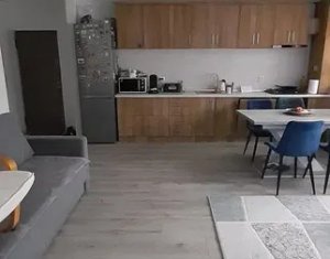 Vanzare apartament 3 camere in Floresti