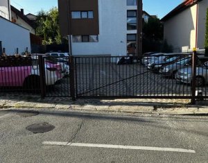Apartament cu gradina privata