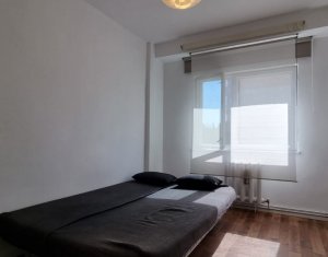 Apartament decomandat cu 3 camere, etaj 3, zona Nasaud