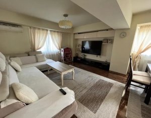 Vand apartament 3 camere in zona Pta Cipariu, zona centrala